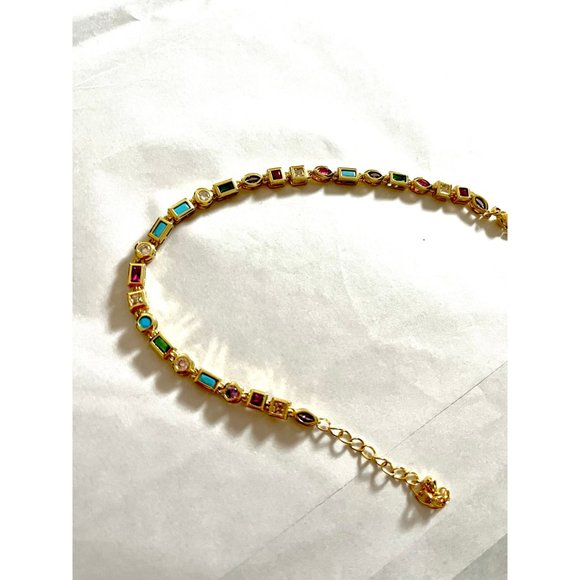 Gold tone bracelet, Vintage style  rhinestone bracelet chunky dainty delicate - Picture 4 of 4